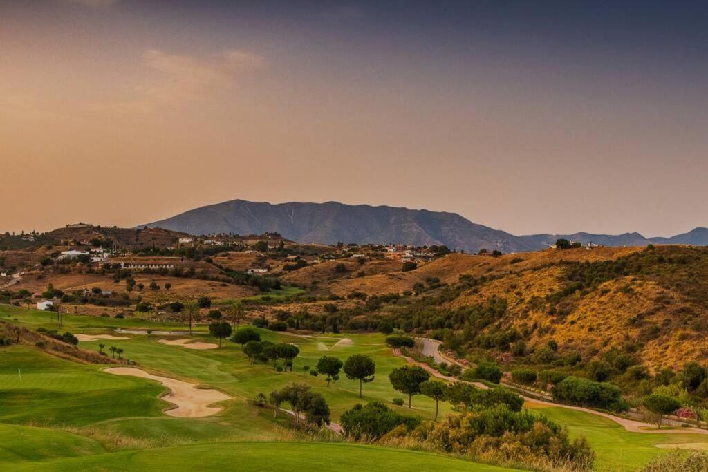 Апартаменты Casa Cerro Azul In La Cala Hills Club Ситио-де-Калаонда Экстерьер фото