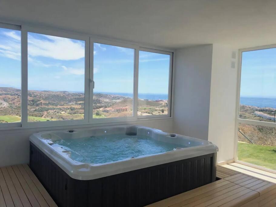 Апартаменты Casa Cerro Azul In La Cala Hills Club Ситио-де-Калаонда Экстерьер фото