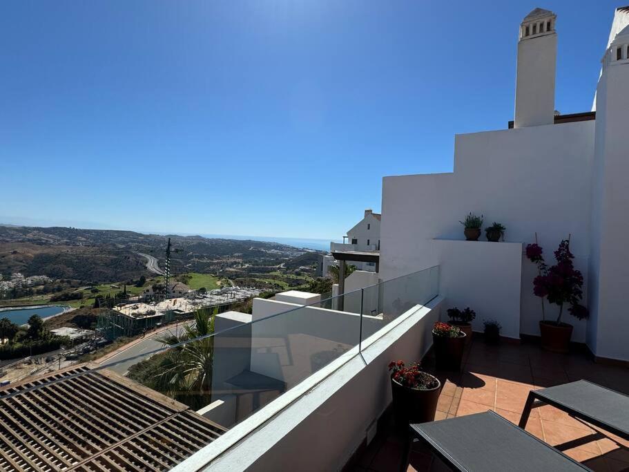 Апартаменты Casa Cerro Azul In La Cala Hills Club Ситио-де-Калаонда Экстерьер фото